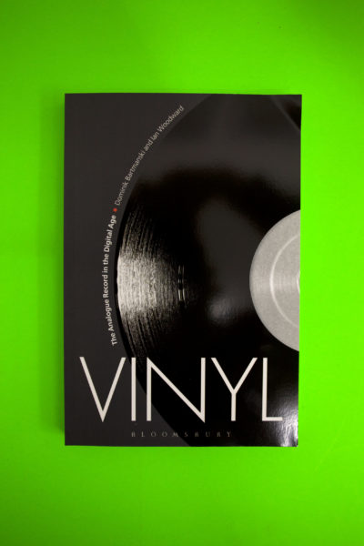Vinyl. The Analogue Record in the Digital Age